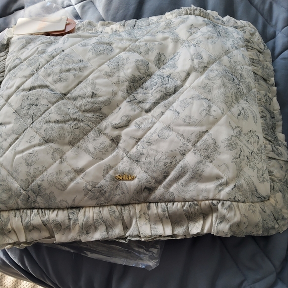 **1 Left**Selkie The Austen Pillow Purse - Picture 2 of 16